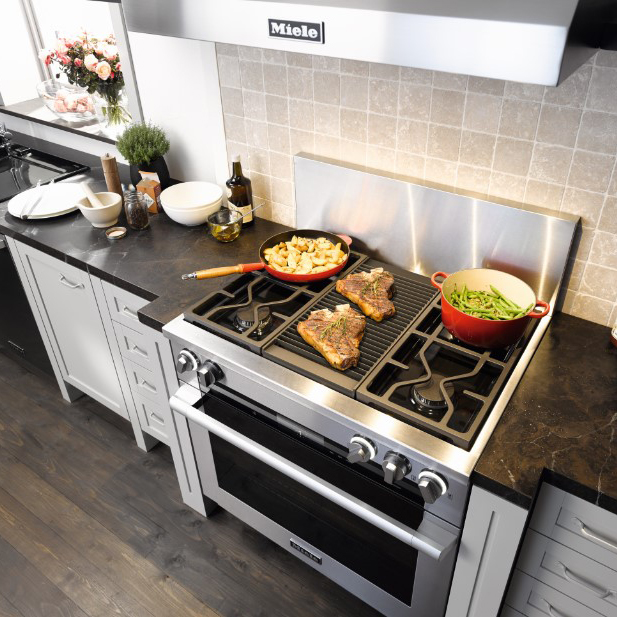 Miele 36in Stove and range hood, Cooking 36 inch range with grill